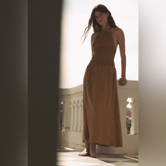 LAST ONE!!! ZARA VIRAL BLOGGERS’ FAVORITE FLOWY HALTER DRESS - Picture 7 of 16